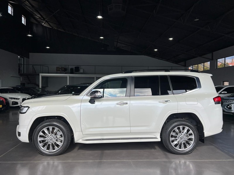 Toyota Land Cruiser - Top Gear Auto - Image 3
