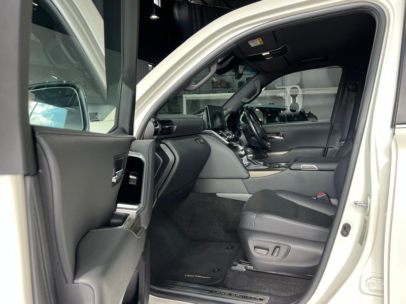 Toyota Land Cruiser - Top Gear Auto - Image 8