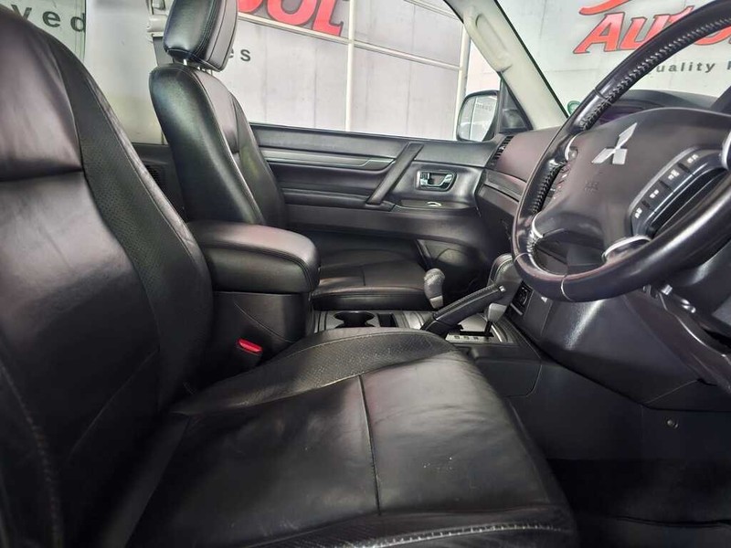 Mitsubishi Pajero - Auto Hot Spot - Image 9