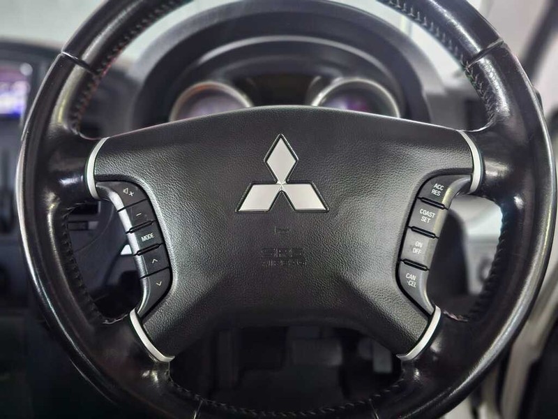 Mitsubishi Pajero - Auto Hot Spot - Image 11