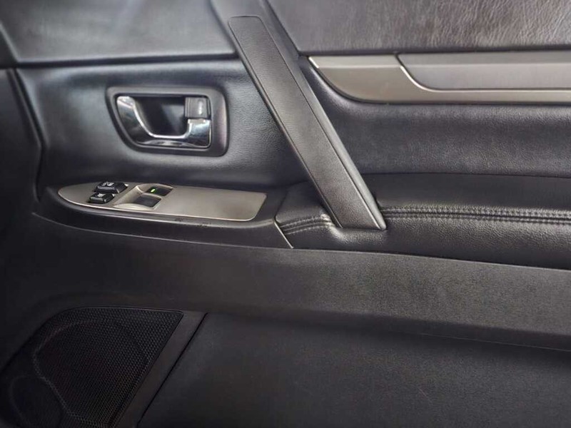 Mitsubishi Pajero - Auto Hot Spot - Image 6