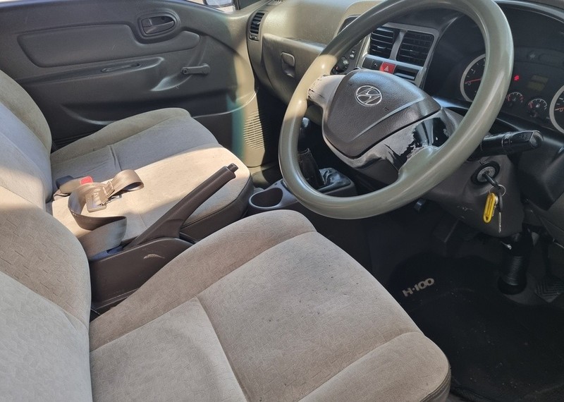 Hyundai H-100 - Motortoria - Image 11