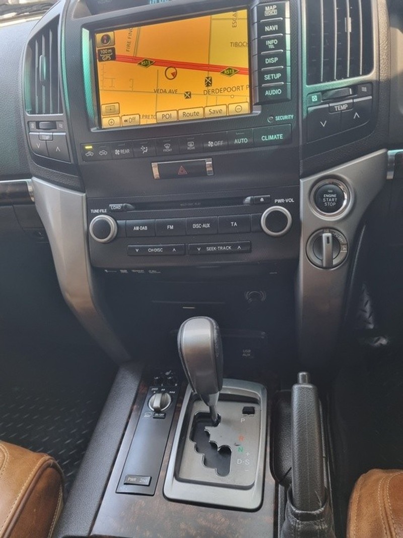 Toyota Land Cruiser - Motortoria - Image 16