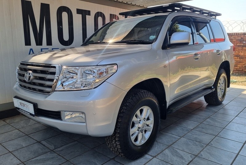 Toyota Land Cruiser - Motortoria - Image 3