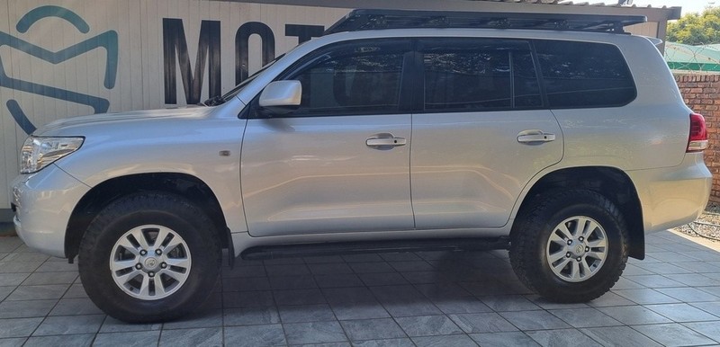 Toyota Land Cruiser - Motortoria - Image 4