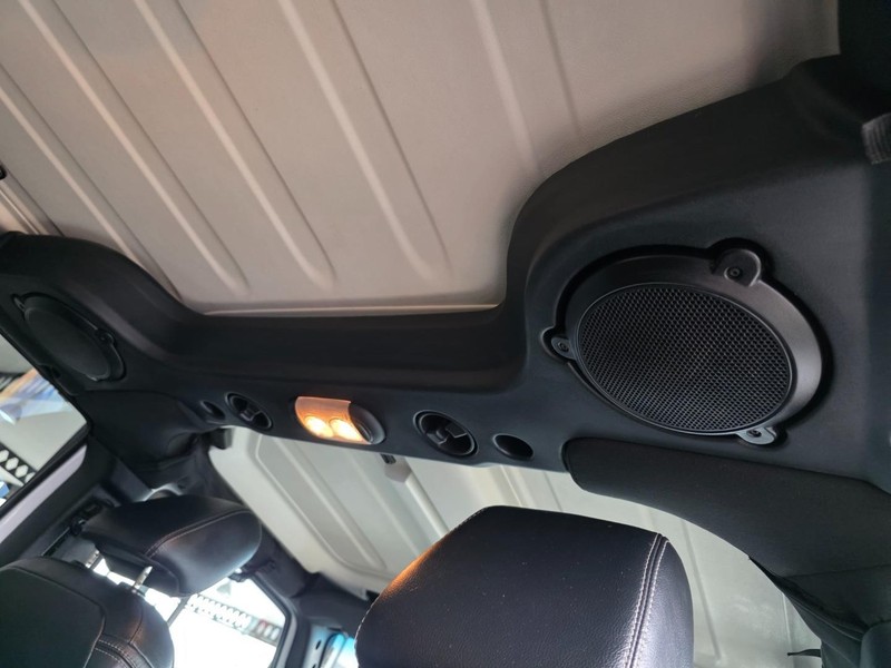 Jeep Wrangler - Park Ford - Image 12