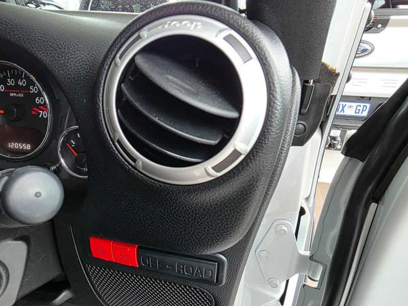 Jeep Wrangler - Park Ford - Image 14