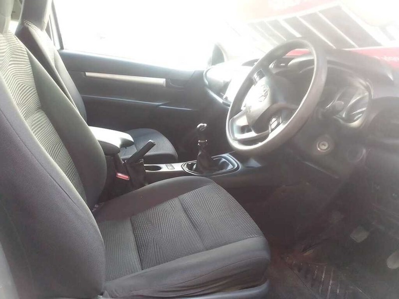 Toyota Hilux - Janjira Cars Sales - Image 2