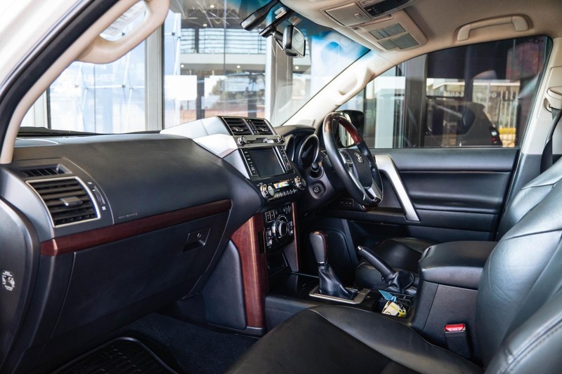 Toyota Land Cruiser Prado - Bruma Nissan - Image 9