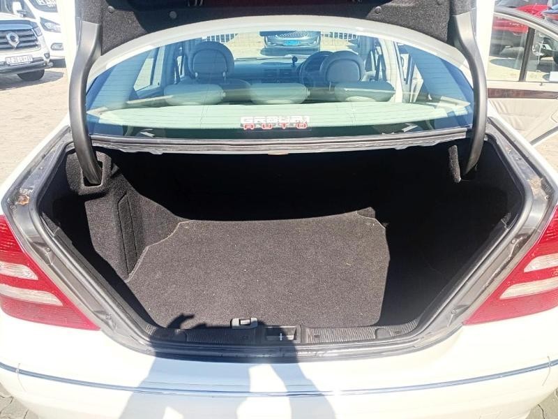 Mercedes-Benz C-class - Group1 Auto Midrand - Image 9