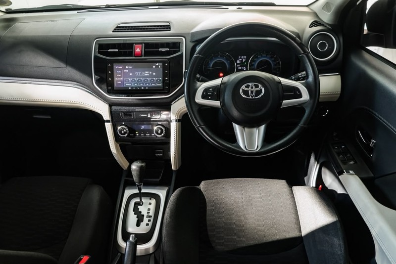 Toyota Rush - OMODA JAECOO Hatfield - Image 18