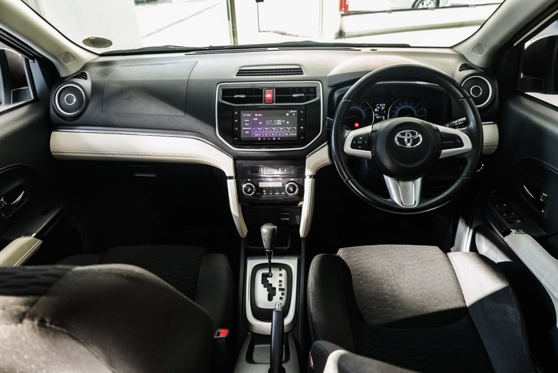 Toyota Rush - OMODA JAECOO Hatfield - Image 19