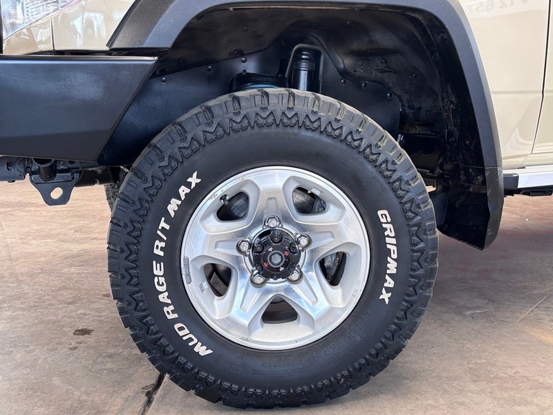 Toyota Land Cruiser - We Buy Bakkies - Image 8
