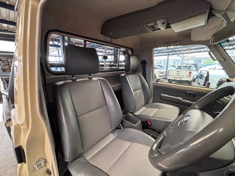Toyota Land Cruiser - We Buy Bakkies - Image 16