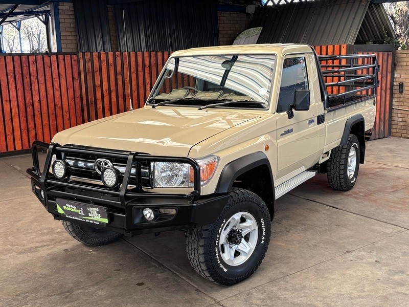 Toyota Land Cruiser - We Buy Bakkies - Image 5