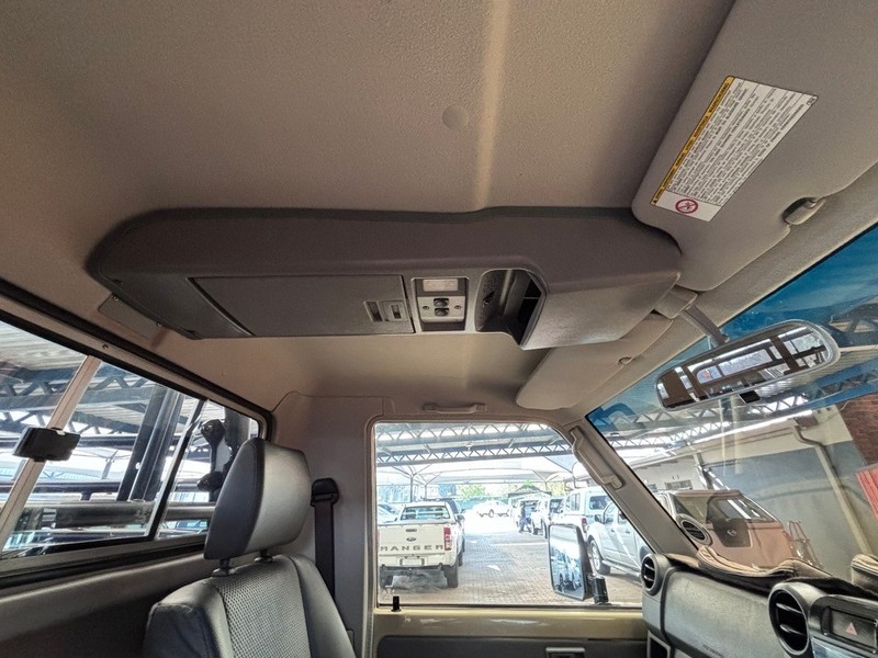 Toyota Land Cruiser - We Buy Bakkies - Image 19