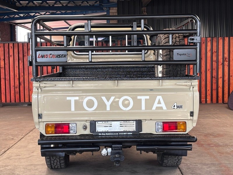 Toyota Land Cruiser - We Buy Bakkies - Image 10