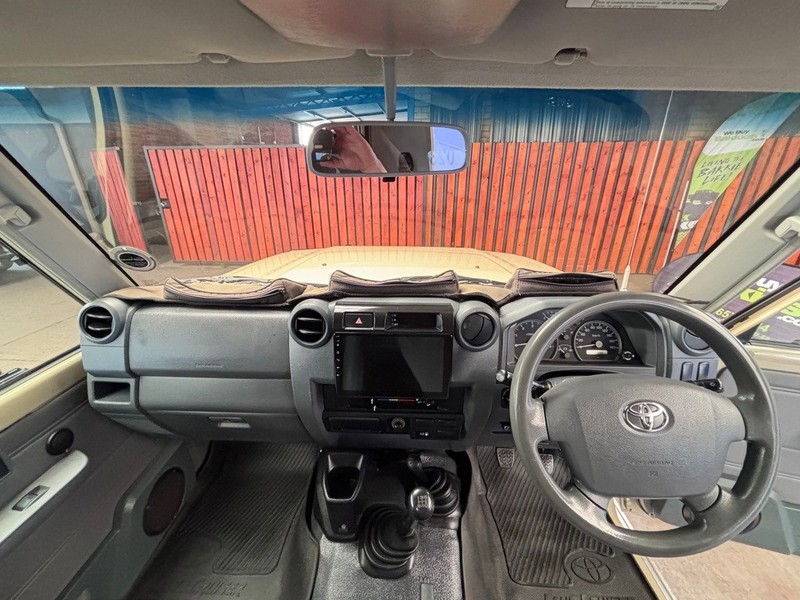 Toyota Land Cruiser - We Buy Bakkies - Image 18