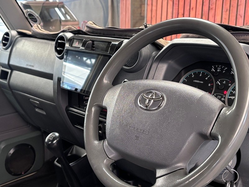 Toyota Land Cruiser - We Buy Bakkies - Image 17