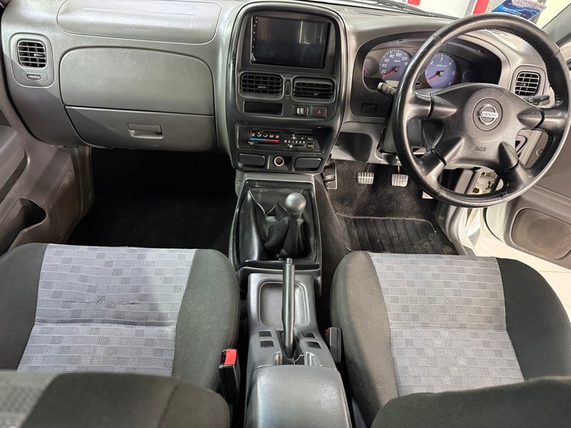 Nissan NP300 Hardbody - Stargate Auto - Image 8