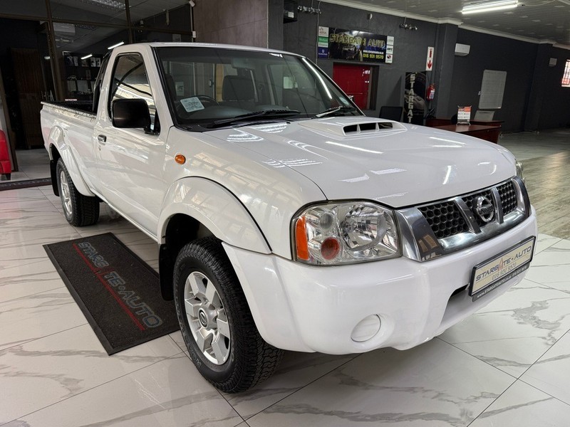 Nissan NP300 Hardbody - Stargate Auto - Image 1