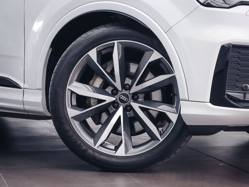 Audi Q7 - Audi Centre Rivonia - Image 2
