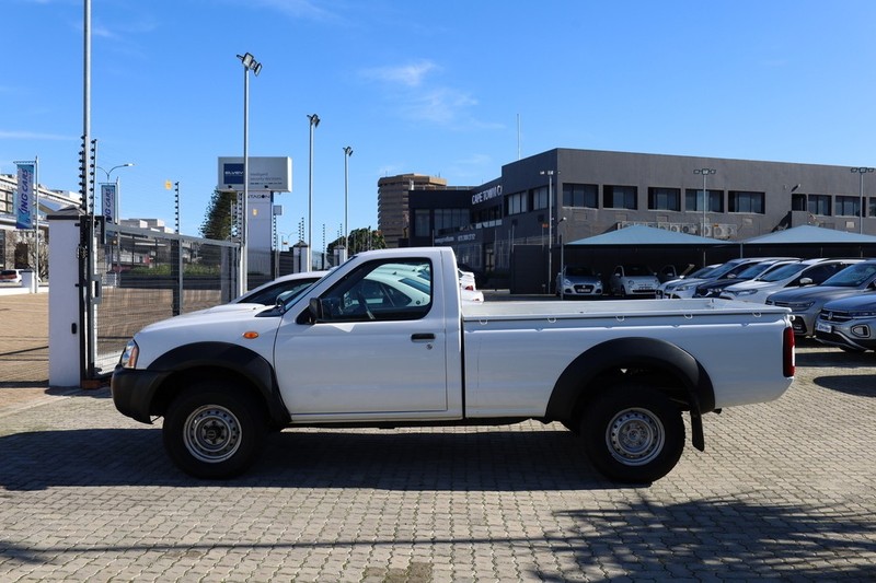 Nissan NP300 Hardbody - King Cars Bellville/Vredekloof - Image 6