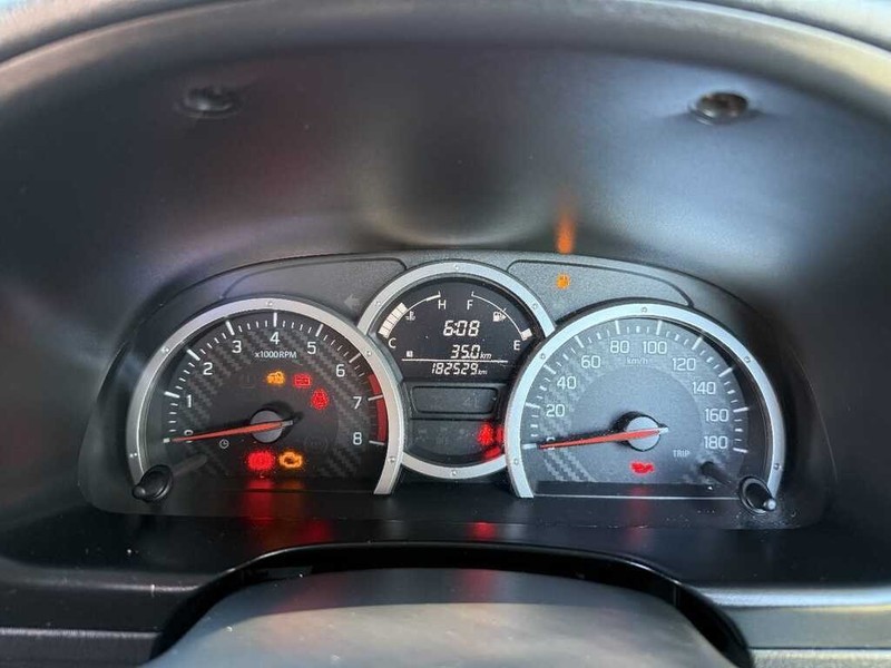 Suzuki Jimny - King Cars Bellville/Vredekloof - Image 10