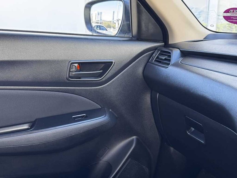Suzuki Swift - King Cars Bellville/Vredekloof - Image 8