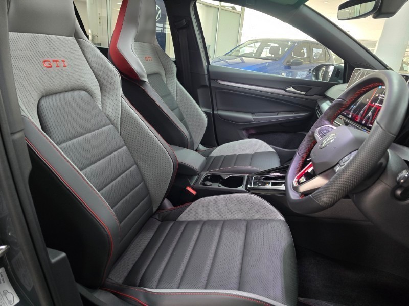 Volkswagen Golf - Hatfield VW Northcliff - Image 10