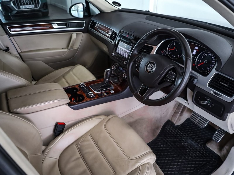 Volkswagen Touareg - Hatfield VW Bryanston - Image 15
