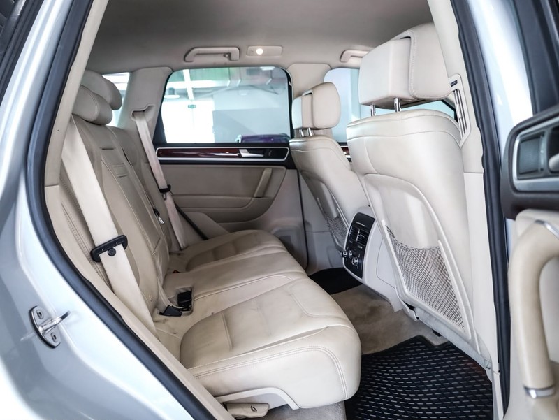 Volkswagen Touareg - Hatfield VW Bryanston - Image 7