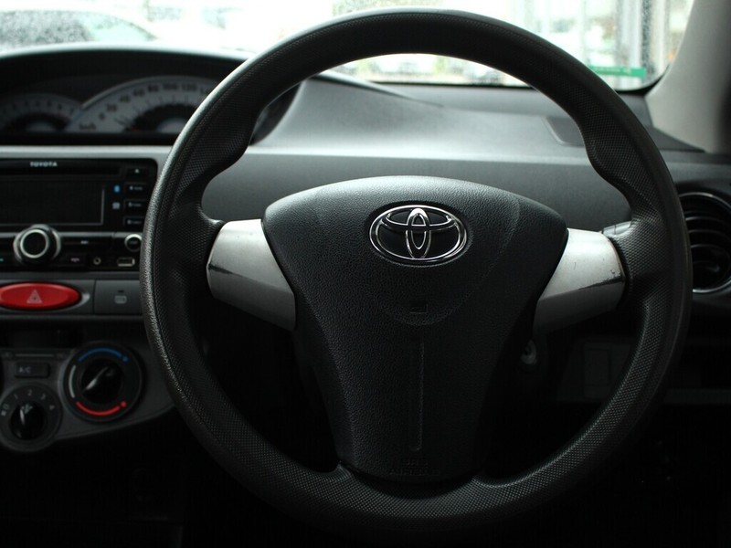 Toyota Etios - Authentique Autos - Image 7