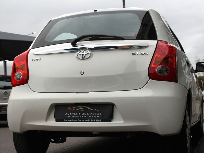 Toyota Etios - Authentique Autos - Image 4