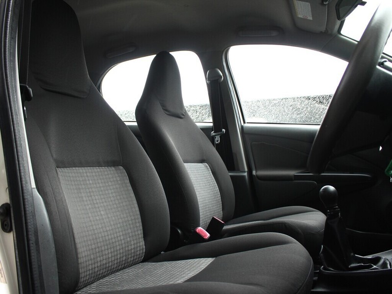 Toyota Etios - Authentique Autos - Image 17