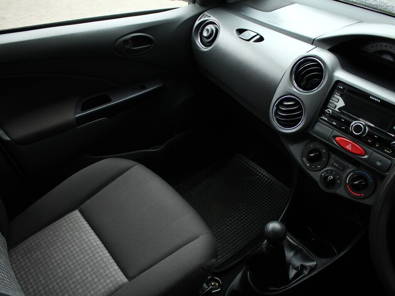 Toyota Etios - Authentique Autos - Image 12