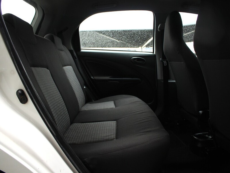 Toyota Etios - Authentique Autos - Image 5