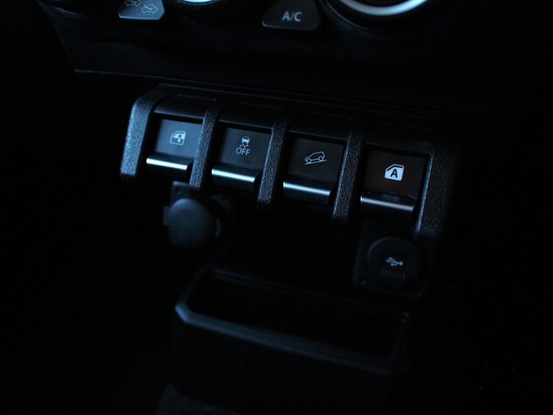 Suzuki Jimny - Authentique Autos - Image 12