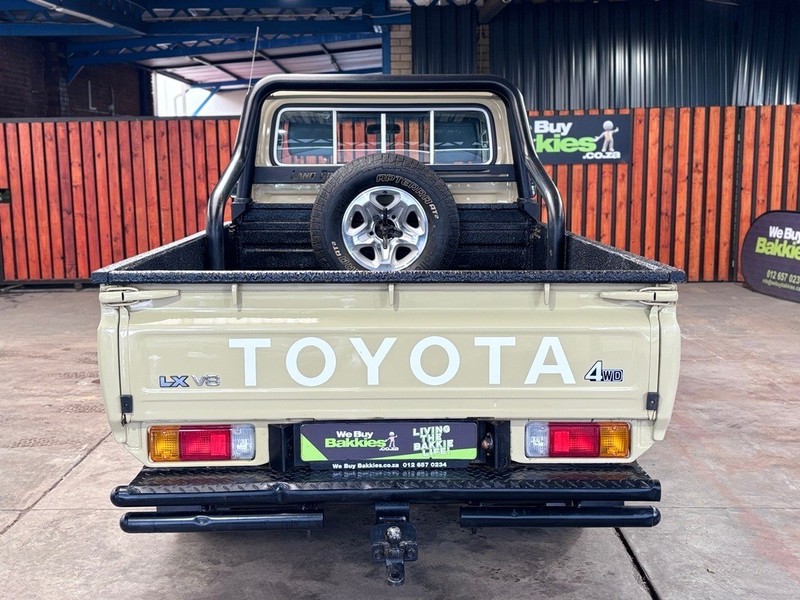 Toyota Land Cruiser - We Buy Bakkies - Image 10