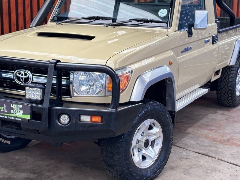 Toyota Land Cruiser - We Buy Bakkies - Image 4