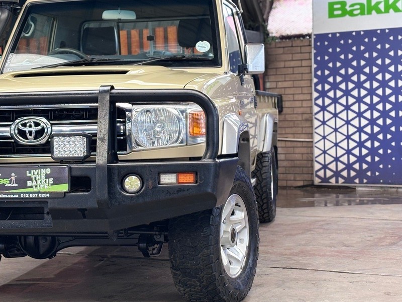 Toyota Land Cruiser - We Buy Bakkies - Image 5