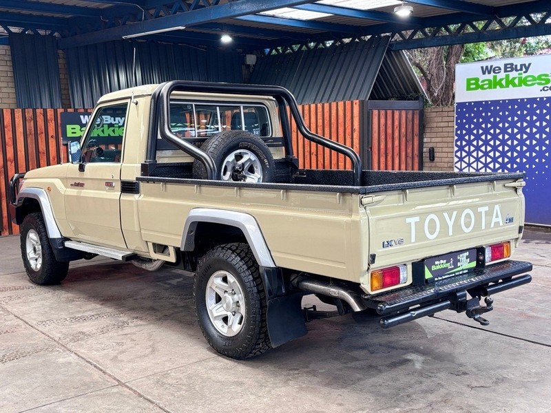 Toyota Land Cruiser - We Buy Bakkies - Image 8