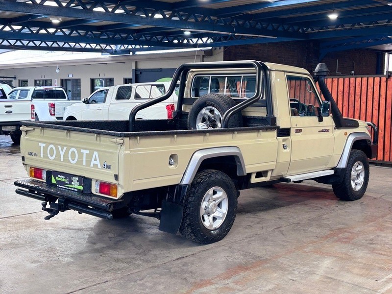 Toyota Land Cruiser - We Buy Bakkies - Image 11