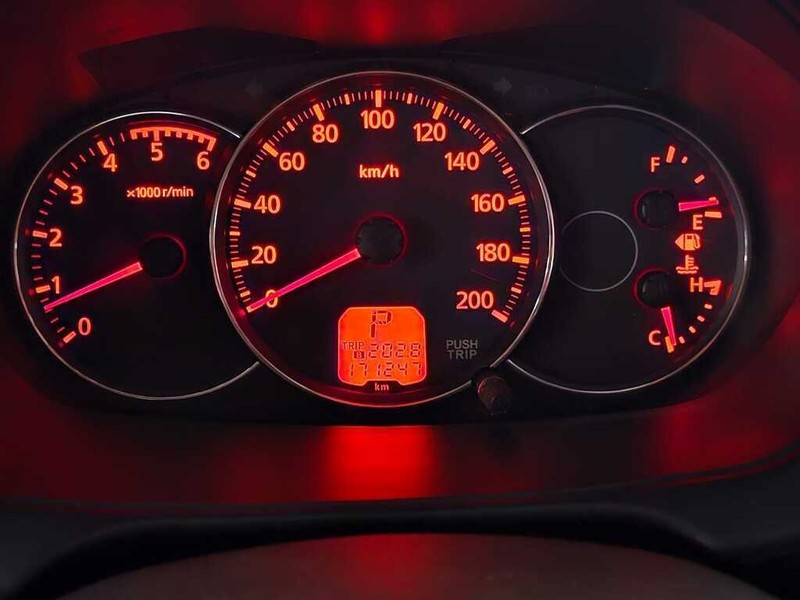 Mitsubishi Pajero - Auto Hot Spot - Image 10