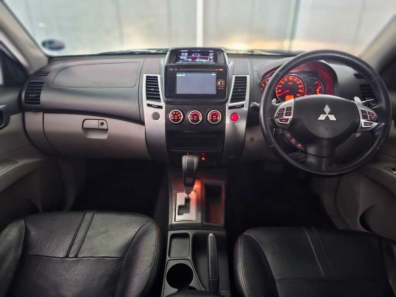 Mitsubishi Pajero - Auto Hot Spot - Image 7