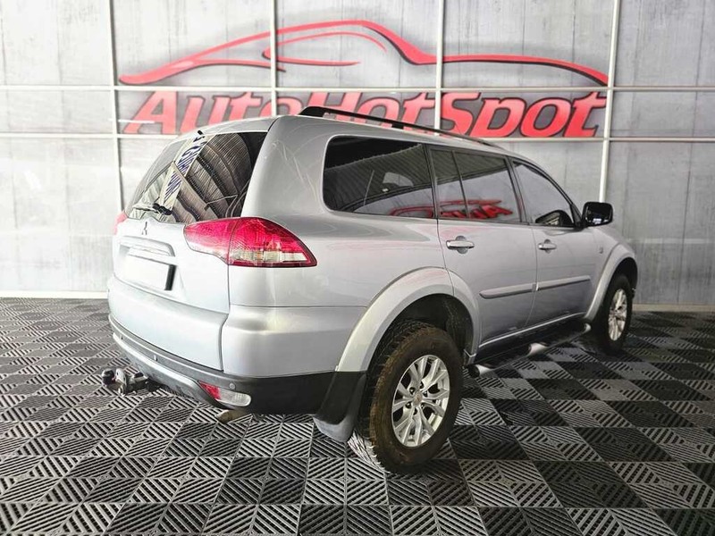 Mitsubishi Pajero - Auto Hot Spot - Image 3