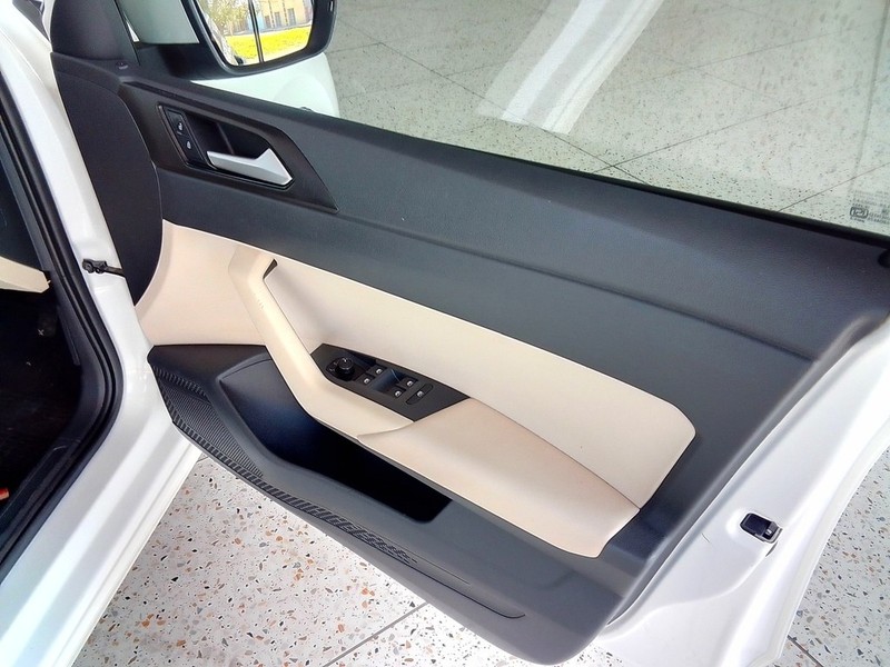 Volkswagen polo sedan - Markon Motors - Image 9