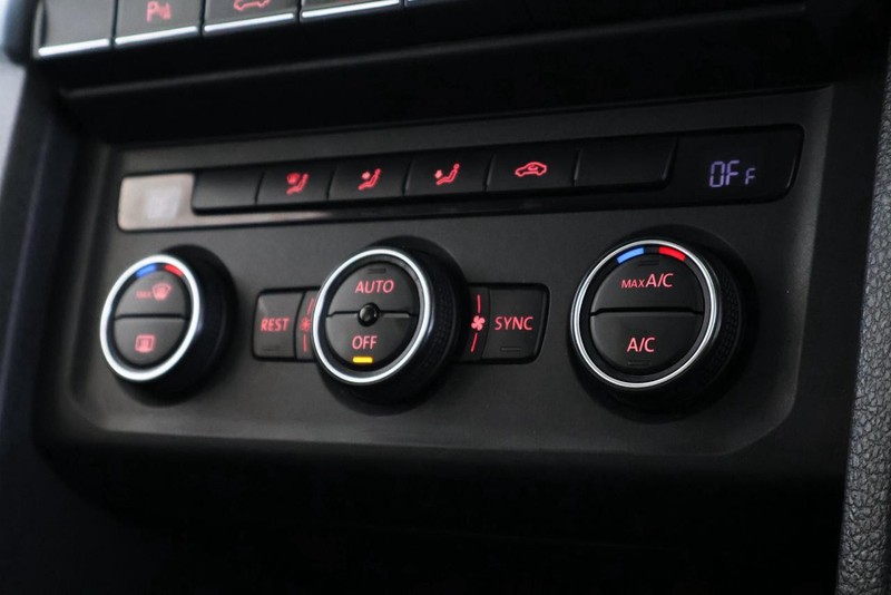Volkswagen Amarok - Audi Centre Hatfield - Image 26