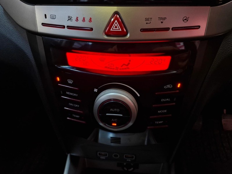 Mahindra XUV300 - Vaal Toyota Sasolburg - Image 18