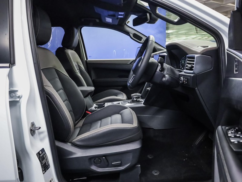 Volkswagen Amarok - Hatfield VW Bryanston - Image 10